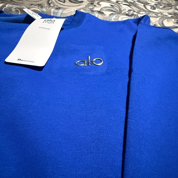 ALO Yoga Blue Sweatshirt - Picture 4 of 5